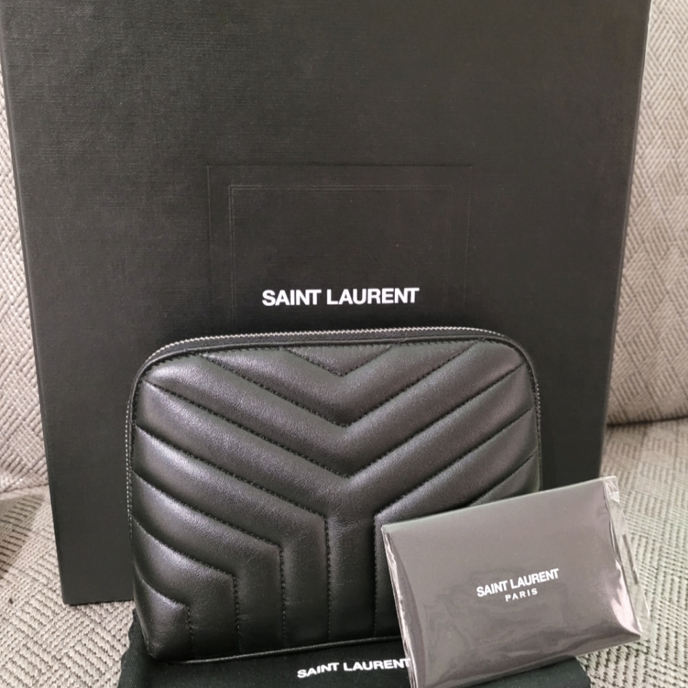 BNIB 100% Authentic Saint Laurent Loulou Cosmetic Pouch Leather Medium